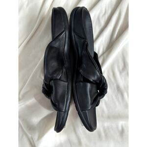 Like New Sz 7 Strive Black Nappa Goat Leather Sandal Knotted Slide Slip On